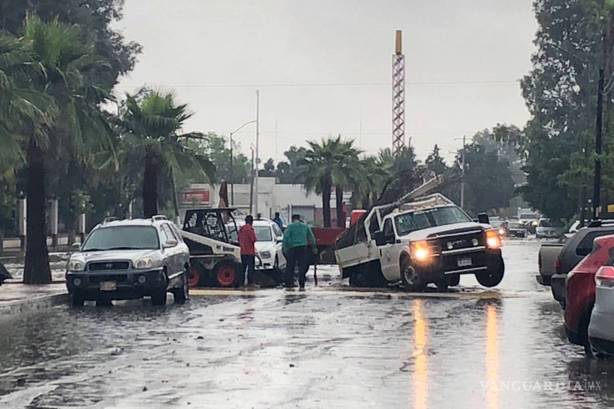 $!Intensas lluvias inundan de nuevo a Torreón, Coahuila