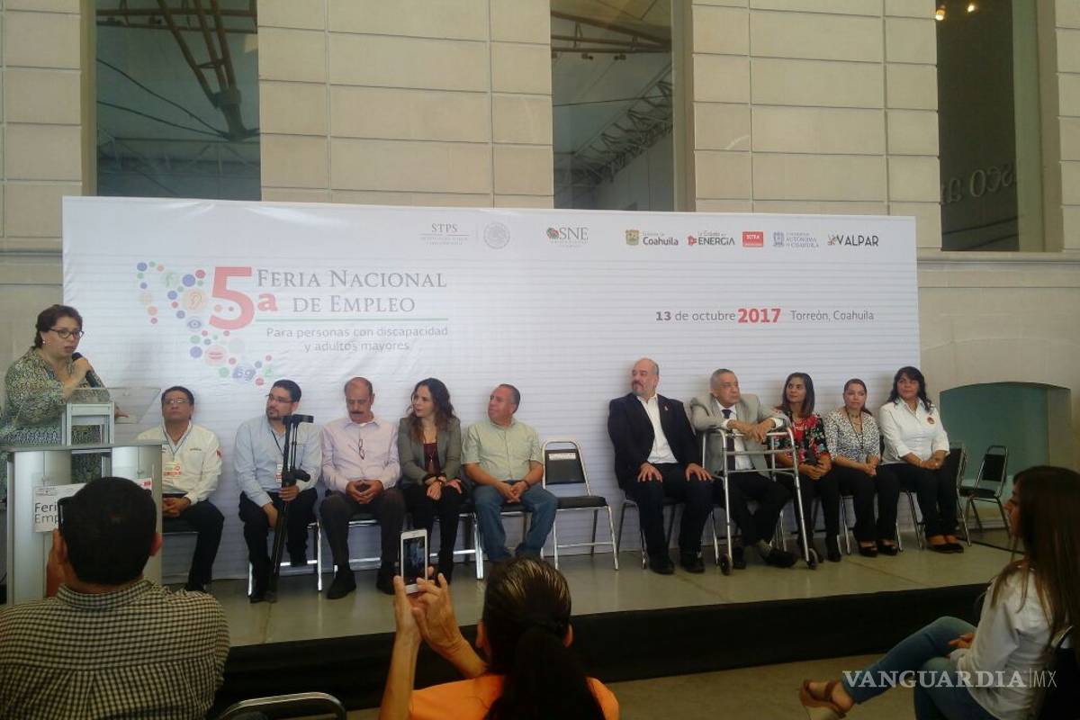 En Torreón llevan a cabo feria del empleo para personas con discapacidad