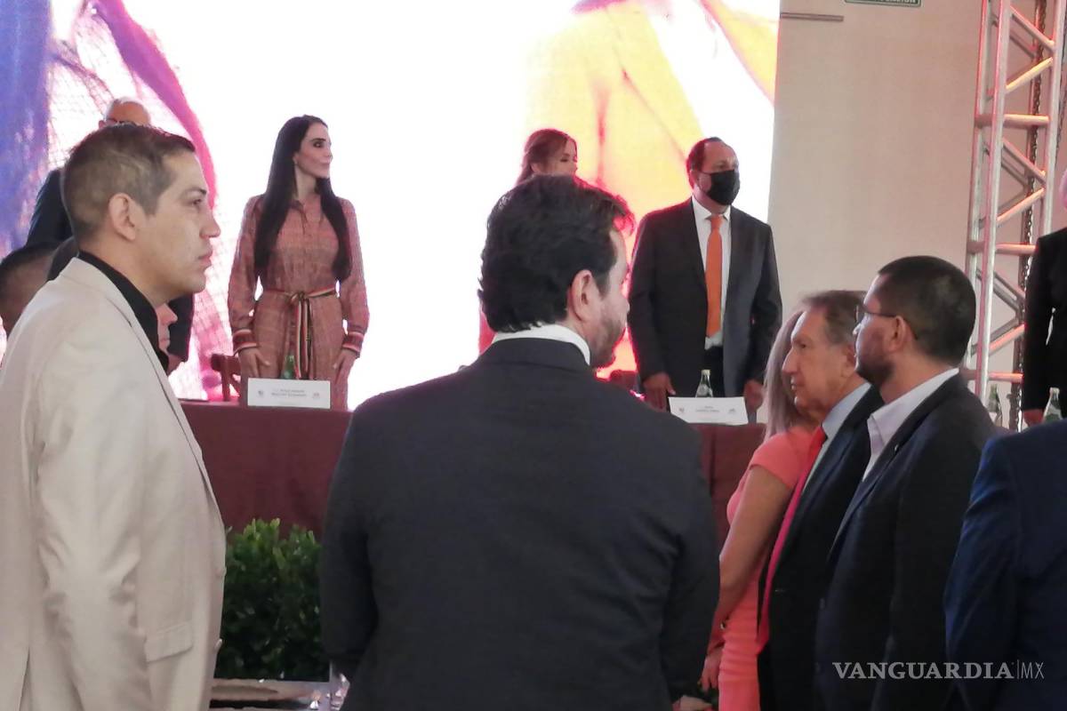 Arturo Montiel reaparece en toma de protesta de alcaldesa de Moroleón, de Movimiento Ciudadano