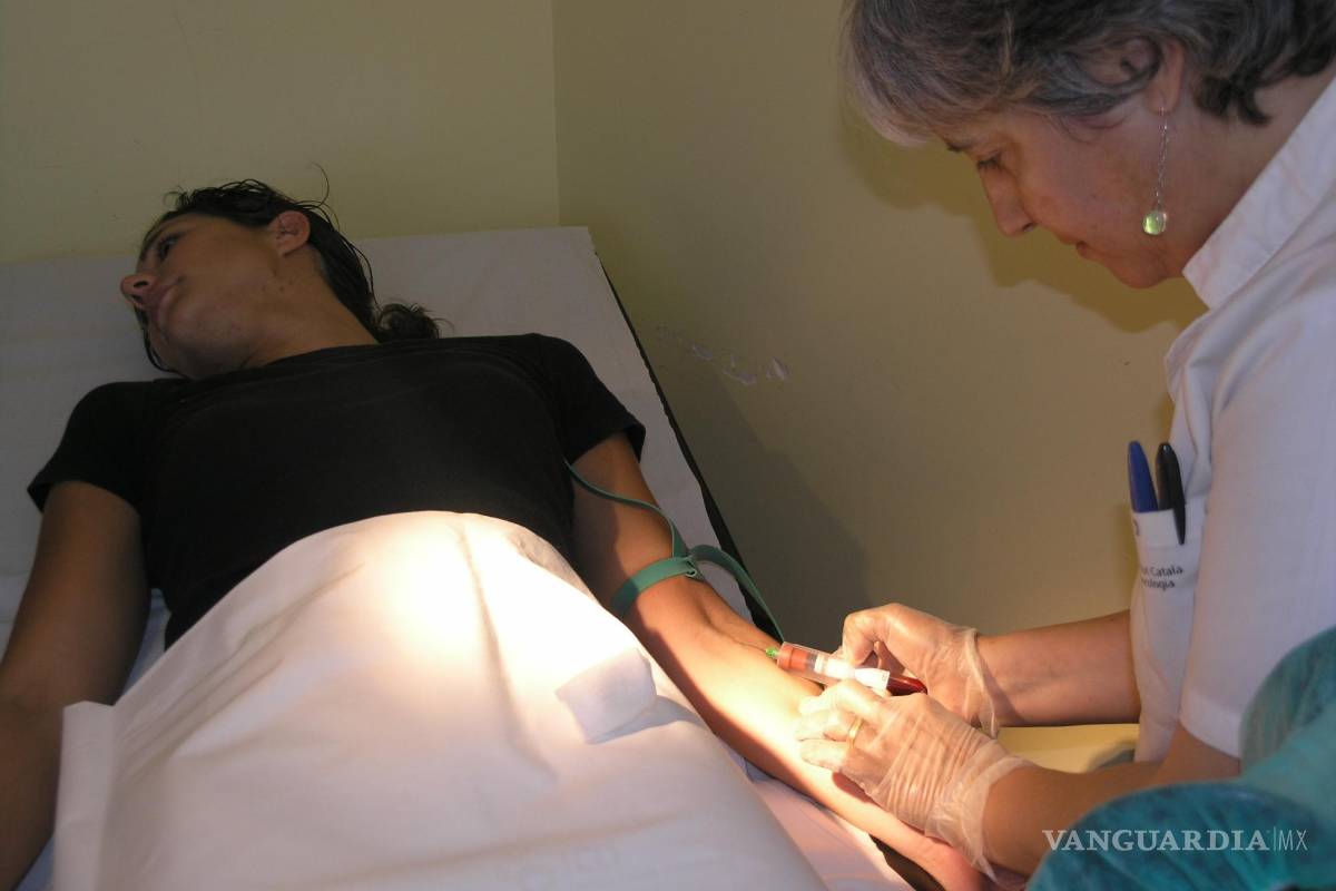 Nuevos estudios apuntan a que las vacunas contra el VPH previenen el cáncer en hombres y mujeres