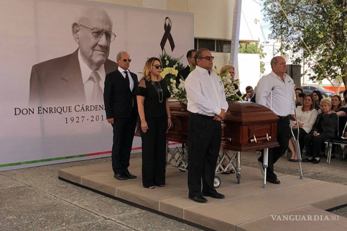 Despiden a exgobernador de Tamaulipas, Enrique Cárdenas
