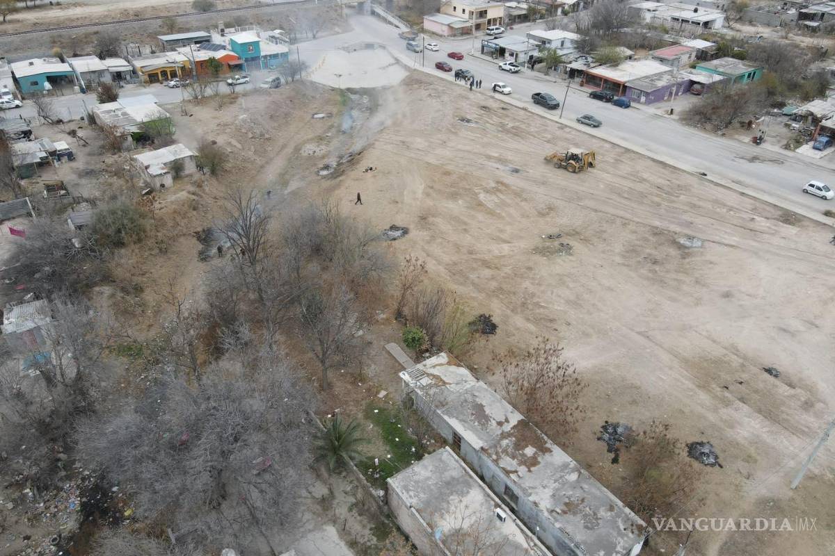 Previenen riesgos con limpieza del arroyo Aguililla, en Sabinas