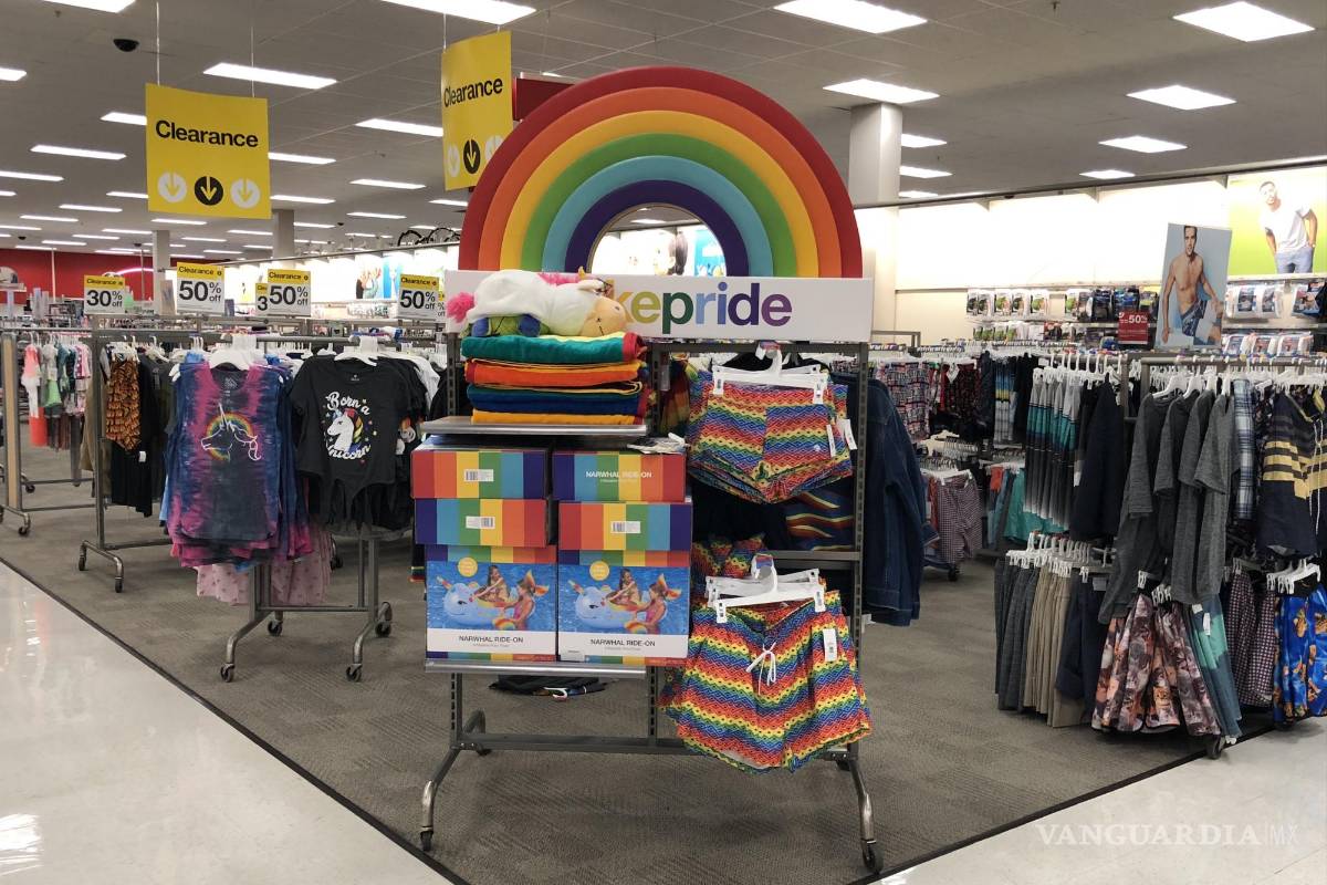 Obligan a tiendas Target a ‘ocultar’ su línea de productos LGBTIQ+ en Estados Unidos