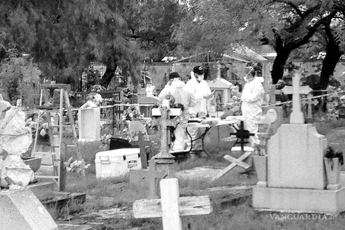 Exhuman cuerpos y encuentran restos óseos de más en Torreón y Piedras Negras