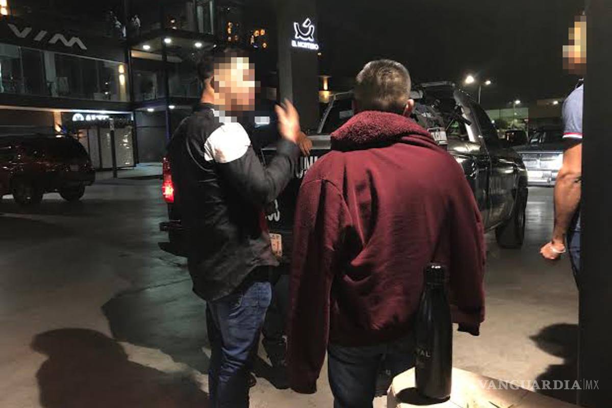 $!Guardias de bar en Saltillo los tunden a golpes