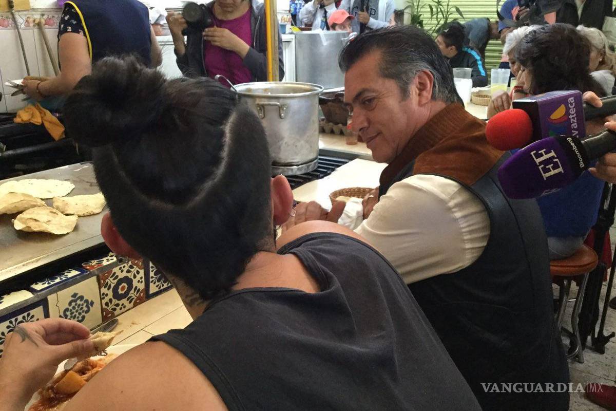 Ejército y Marina deben permanecer en las calles, afirma El Bronco