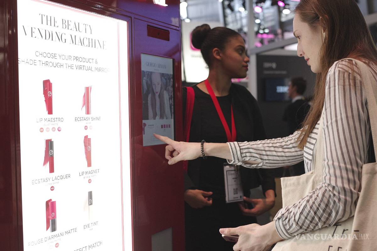 $!Technobeauty, maquillaje en un “smartphone”