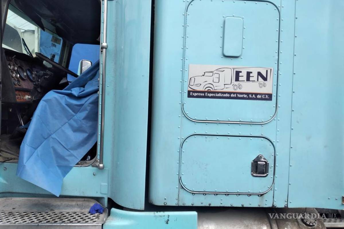 Mata infarto a trailero en Ramos Arizpe mientras esperaba permiso de descarga
