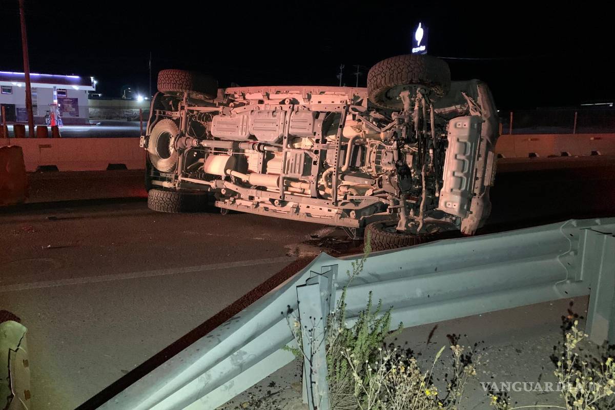 $!La Jeep fue remolcada a un corralón donde permanecerá hasta que se paguen las multas generadas por el incidente.