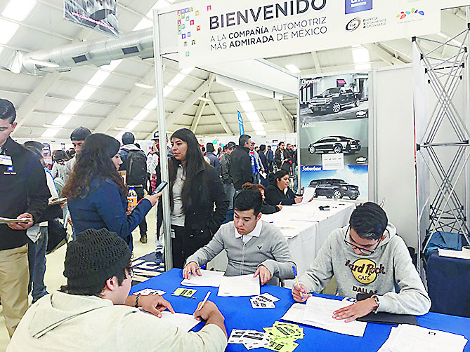 Superan las vacantes a buscadores de empleo en Saltillo