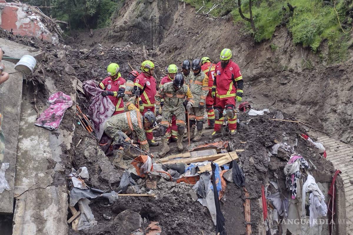 Aumenta a 9 muertos por desgajamiento de cerro en Jilotzingo