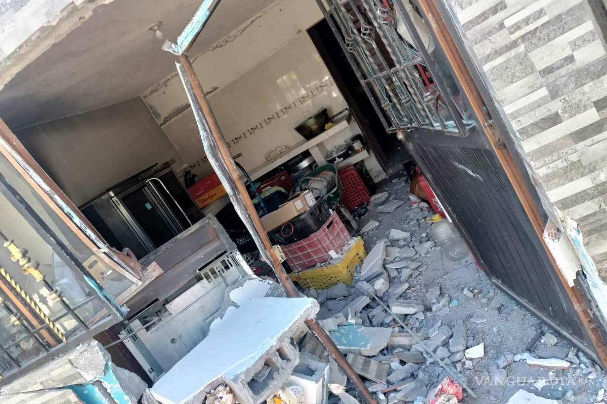 Roban pandilleros camión tras riña, provocan choque múltiple y atropellan a joven en Saltillo