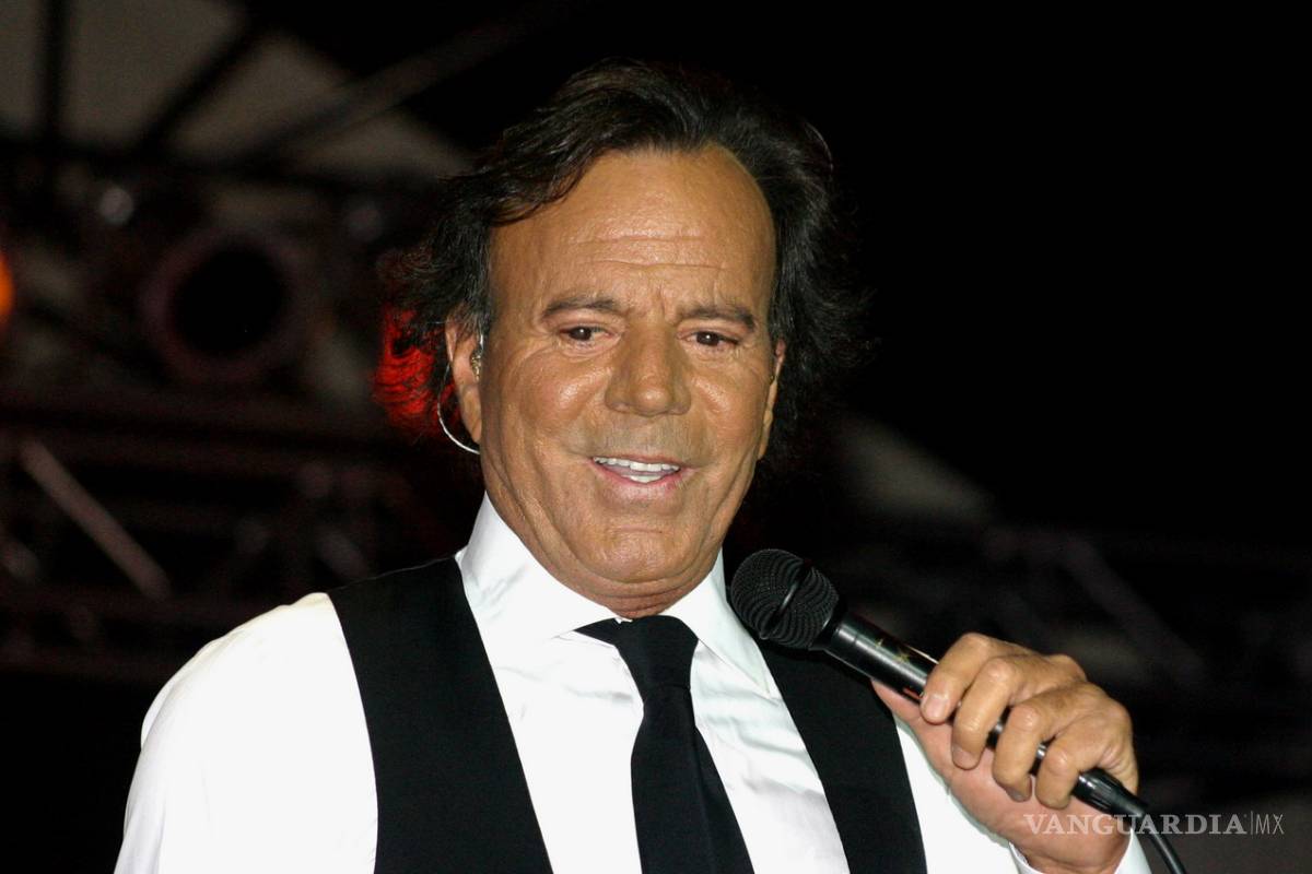 Julio Iglesias tuvo un hijo fuera del matrimonio