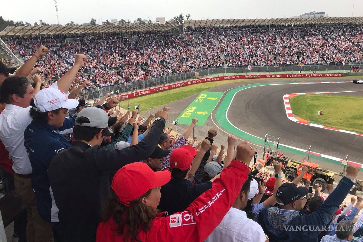 Afición mexicana rindió tributo a víctimas del sismo en el GP de México