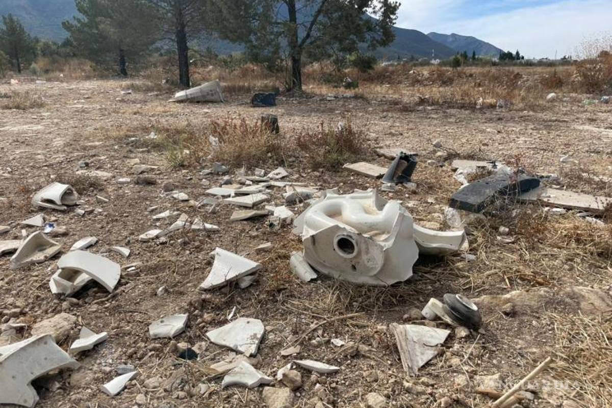 $!Durante un recorrido se constató la presencia de excusados, llantas, sillones y otros residuos en las faldas de la Sierra de Zapalinamé.