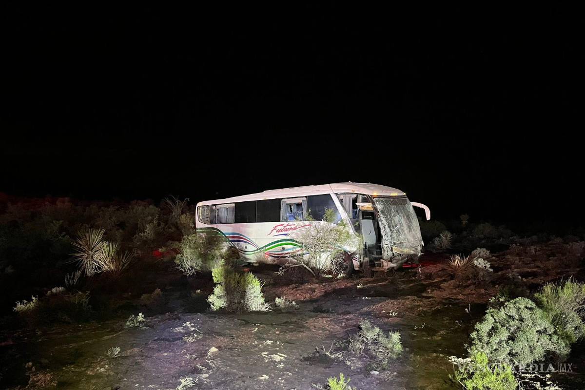 En Nuevo León, tráiler colisiona contra autobús que se dirigía a Nueva Rosita, Coahuila