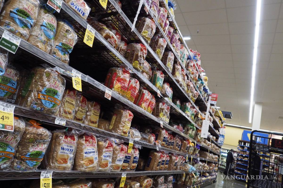 $!El pan está en exhibición en una tienda de comestibles en Oakland, California.