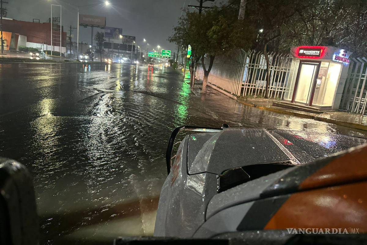 Reportan deslave en la carretera a Nuevo Laredo por lluvias registradas en Nuevo León