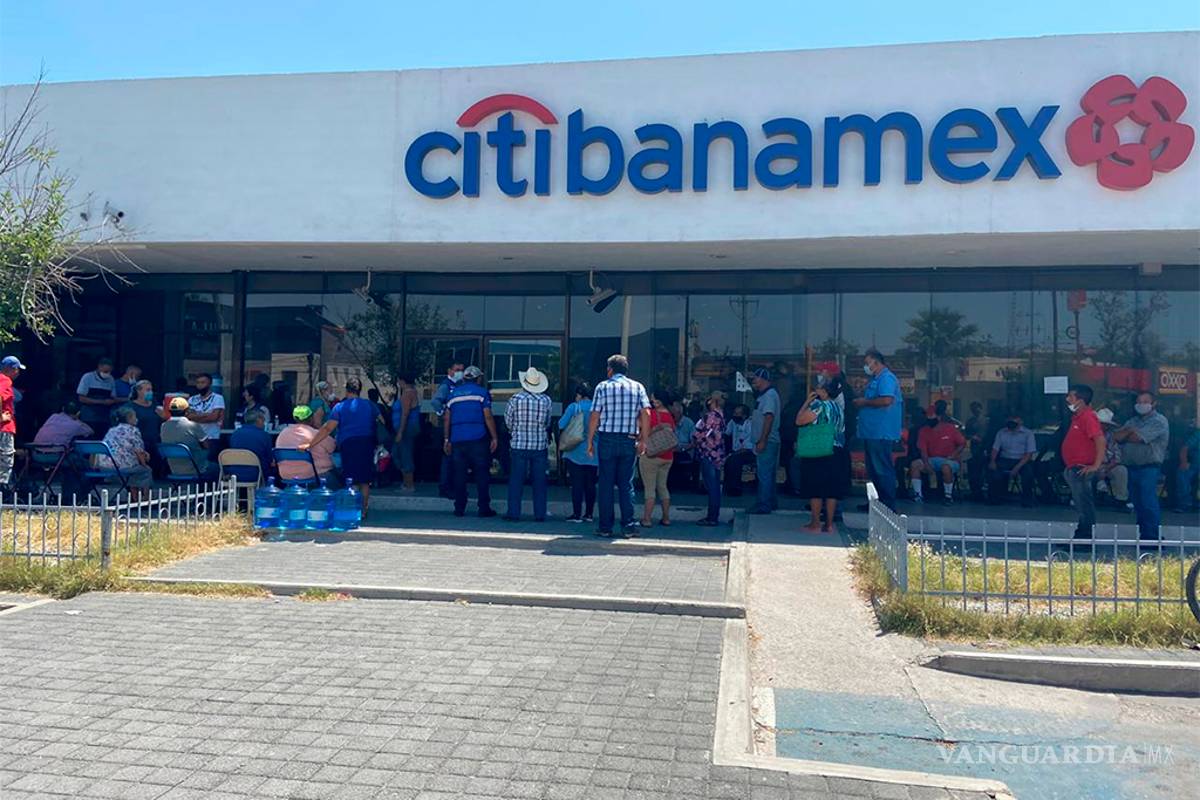 En Monclova dan ultimátum a sucursal de Banamex por aglomeraciones