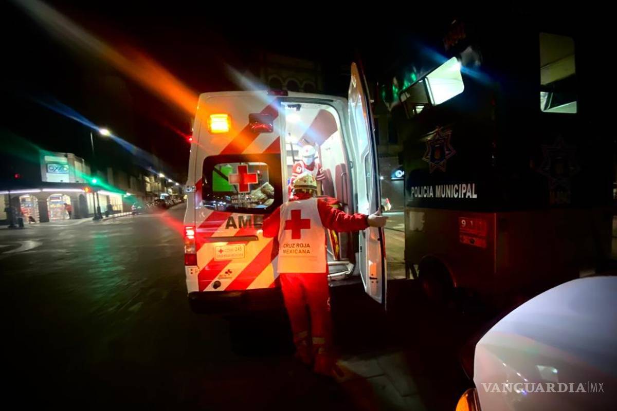 Joven da a luz en Zona Centro de Saltillo; iban al hospital