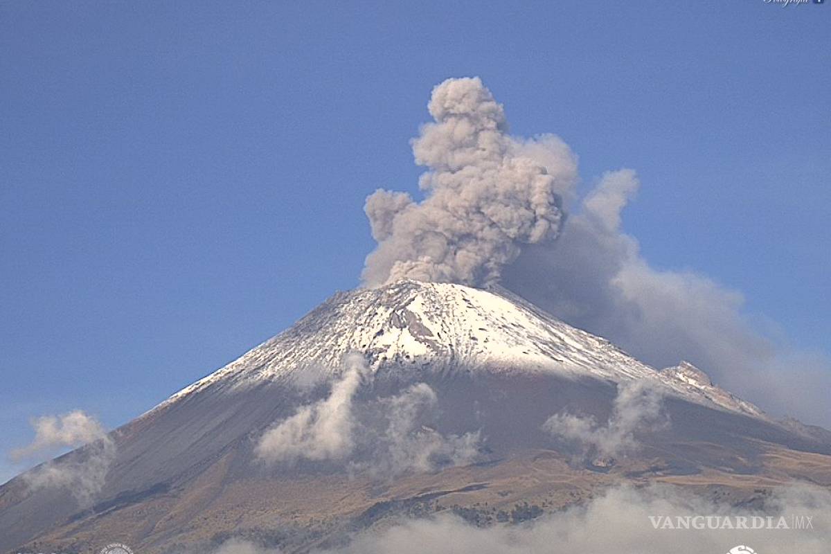 Volcán Popocatépetl lanza fragmentos incandescentes al sureste de Ciudad de México