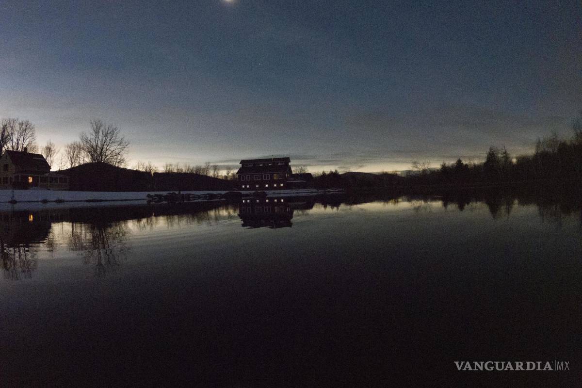 Así cautiva, maravilla y asombra el eclipse solar desde Mazatlán hasta la isla de Terranova (fotos)