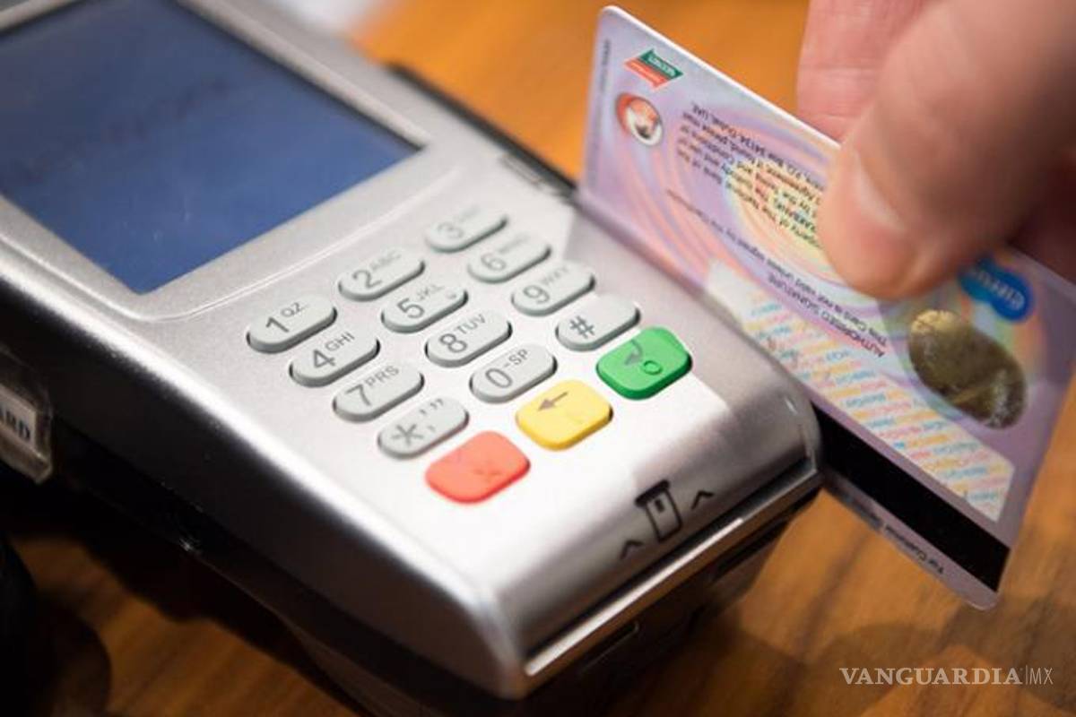 Controla el ‘tarjetazo’; Banxico subirá tasa de interés de nuevo, según analistas