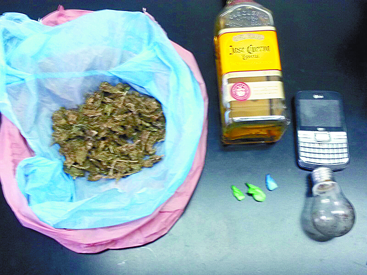 Taxista de Arteaga surtía droga vía WhatsApp