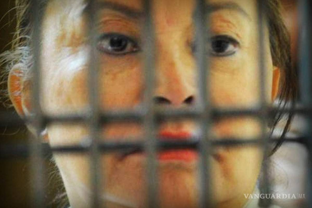 A Elba Esther se le otorgó el 'privilegio' de prisión domiciliaria, a 42 mujeres con más de 70 años no