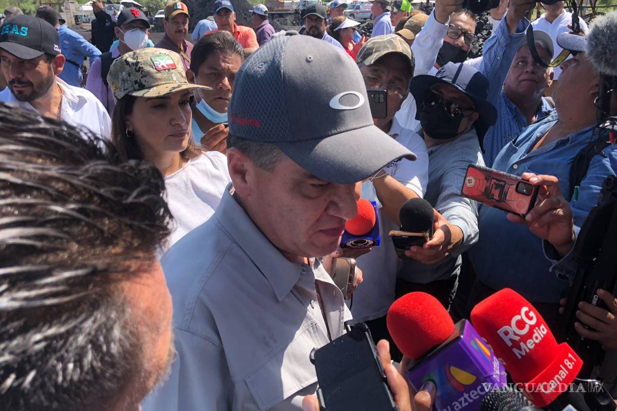 $!Se dificulta rescate de mineros en pocito de Agujita, Sabinas; refuerzan desagüe con ocho bombas