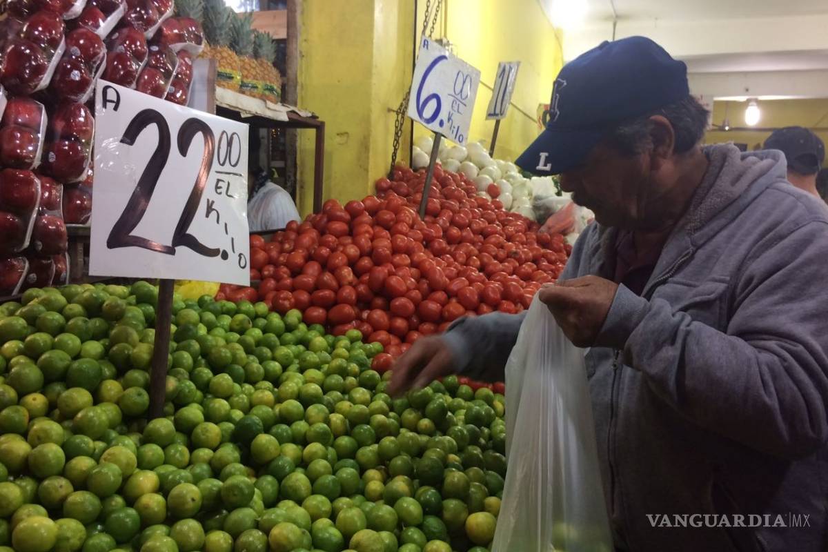 Pega más la carestía por el alza en combustibles: Banco de México