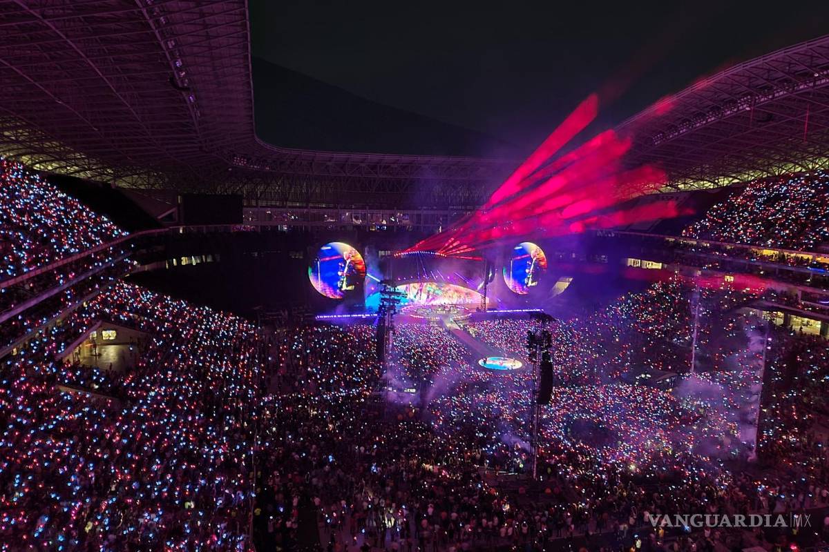 Coldplay consiente a fans con ‘El Corrido de Monterrey’
