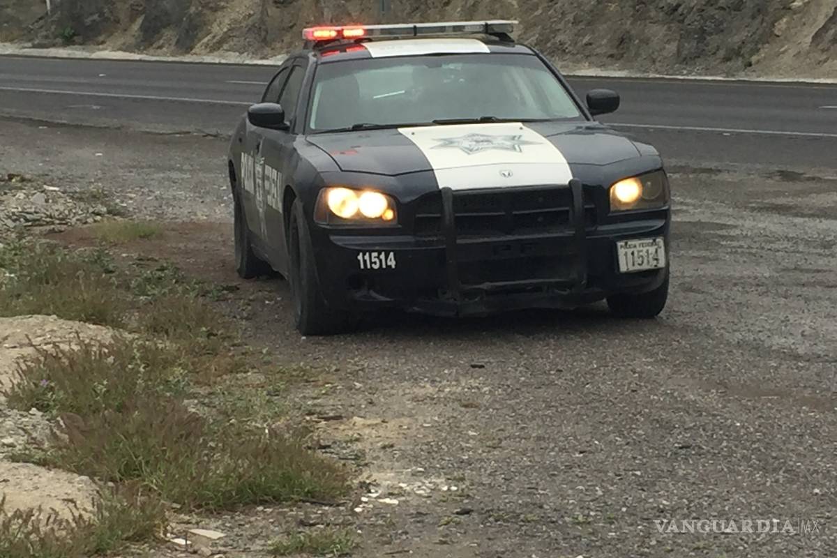 $!Paran para visitar capilla en carretera Monterrey-Saltillo y encuentran cadáver