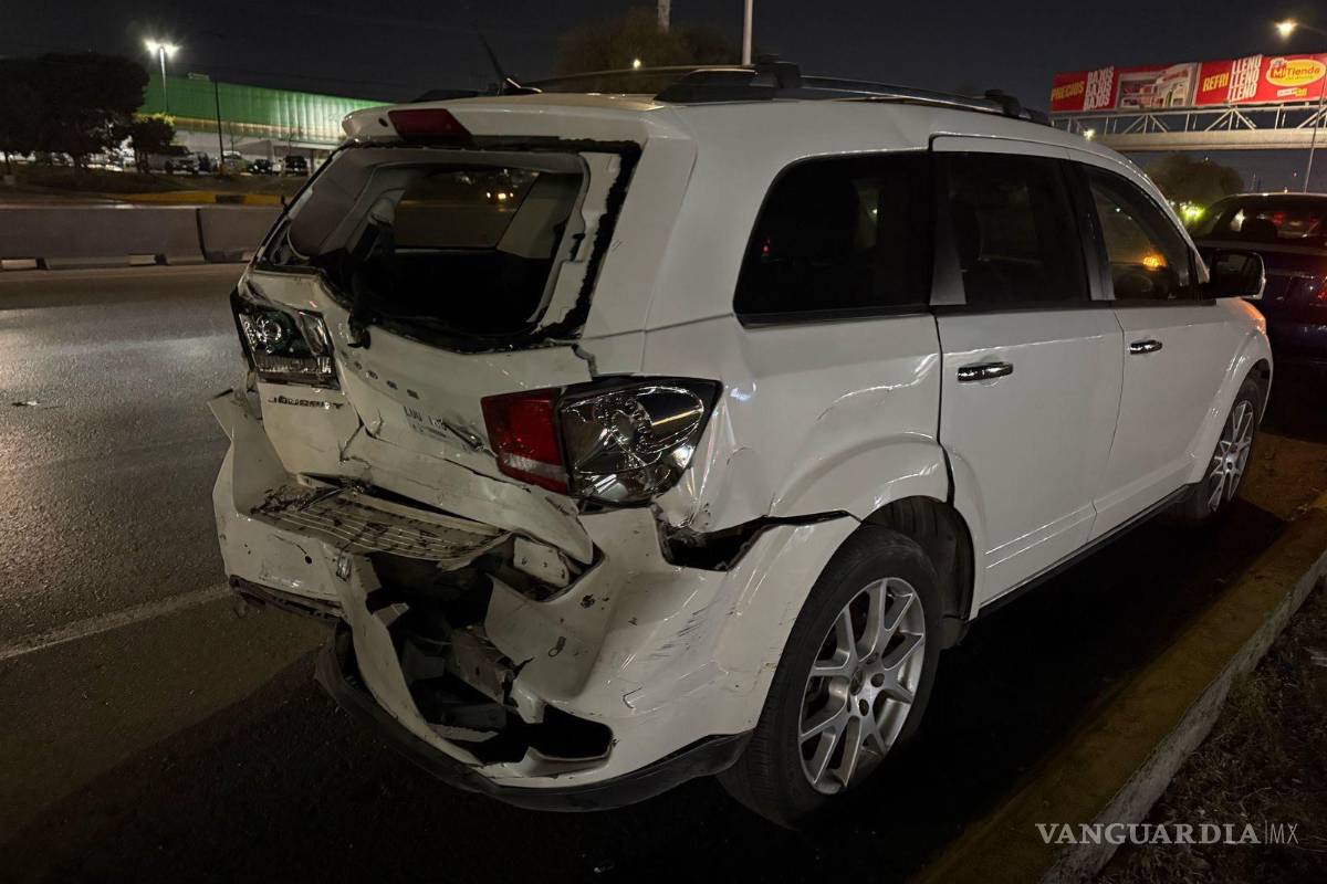 Causa choque múltiple transporte de personal al no guardar distancia, en Saltillo