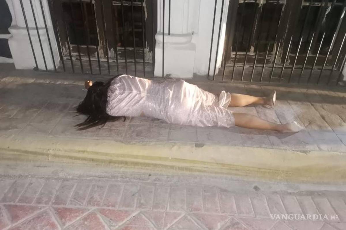 $!Se reportó a una persona lesionada sobre la calle Morelos del centro de Parras de la Fuente.