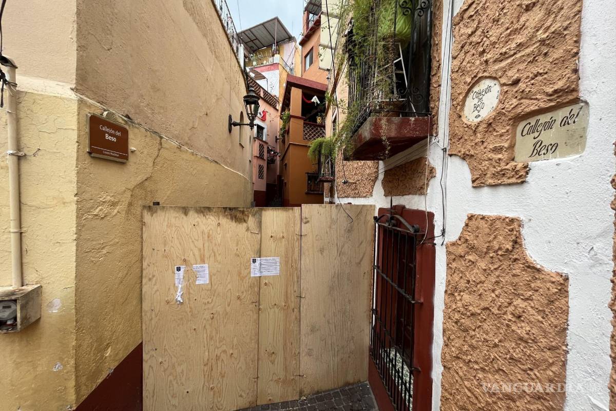 ¡Adiós a los besos en Guanajuato! Clausuran el famoso Callejón del Beso