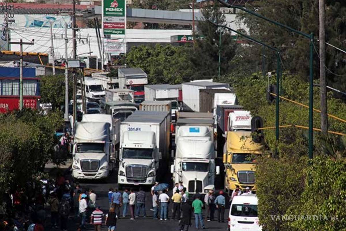 Hay situación crítica en 4 estados por bloqueos tras alza en costo de gasolina