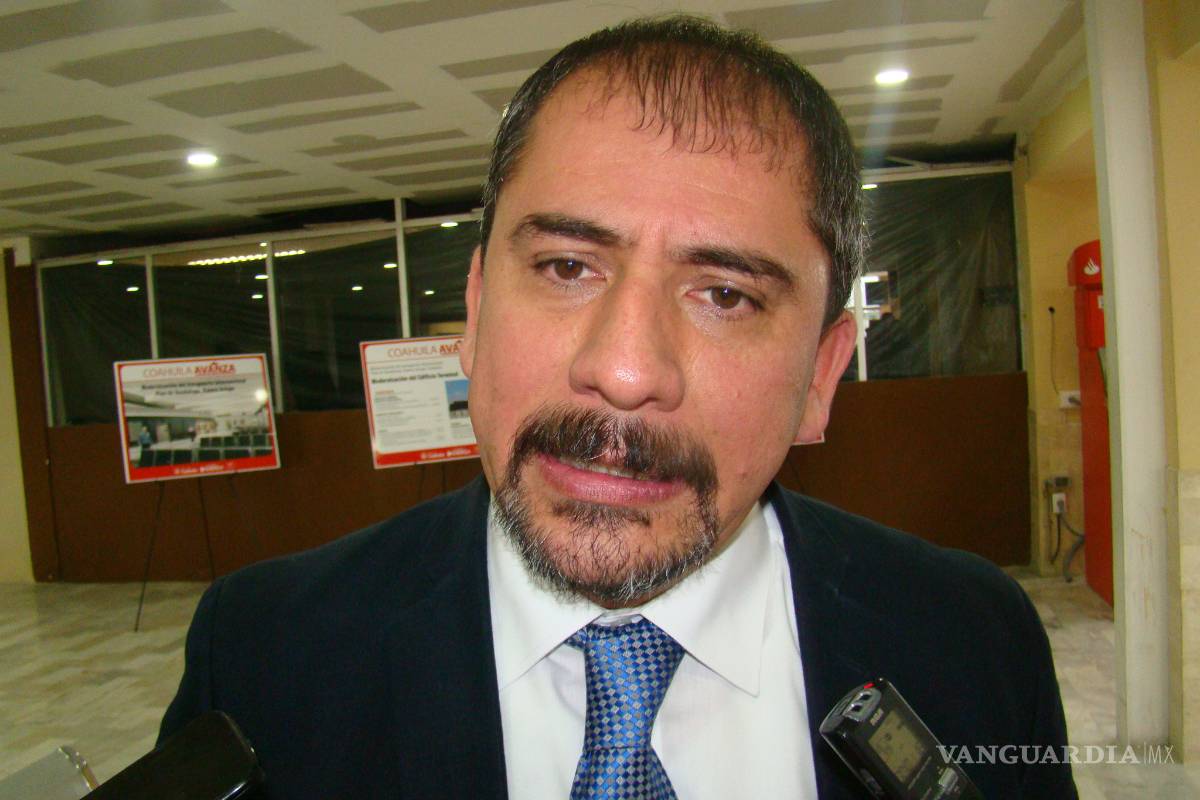 Funcionario de la SEP recorre Escuelas Normales de Coahuila