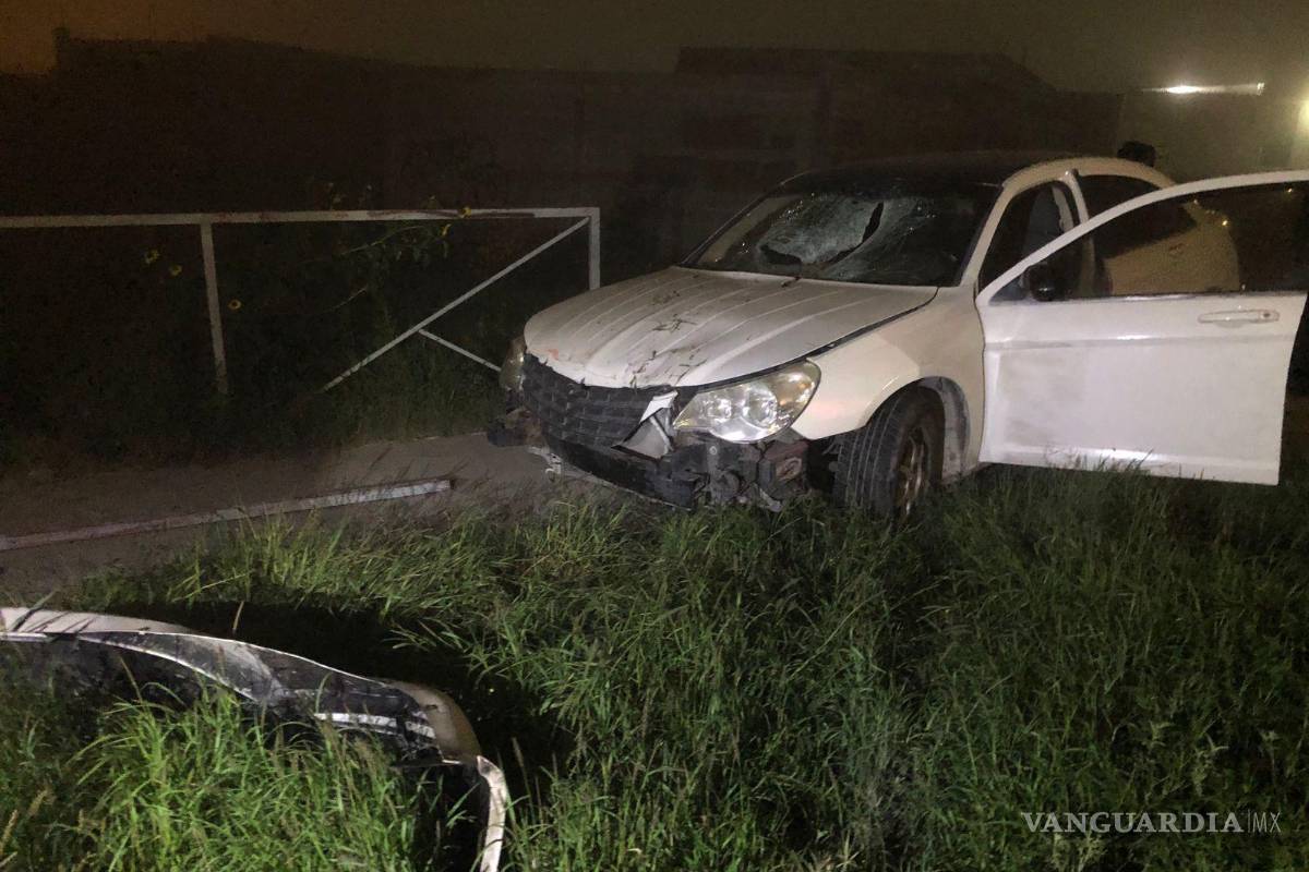Conductor abandona su auto tras percance, al oriente de Saltillo