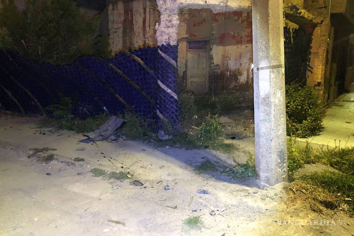 $!La barda termino destruida.