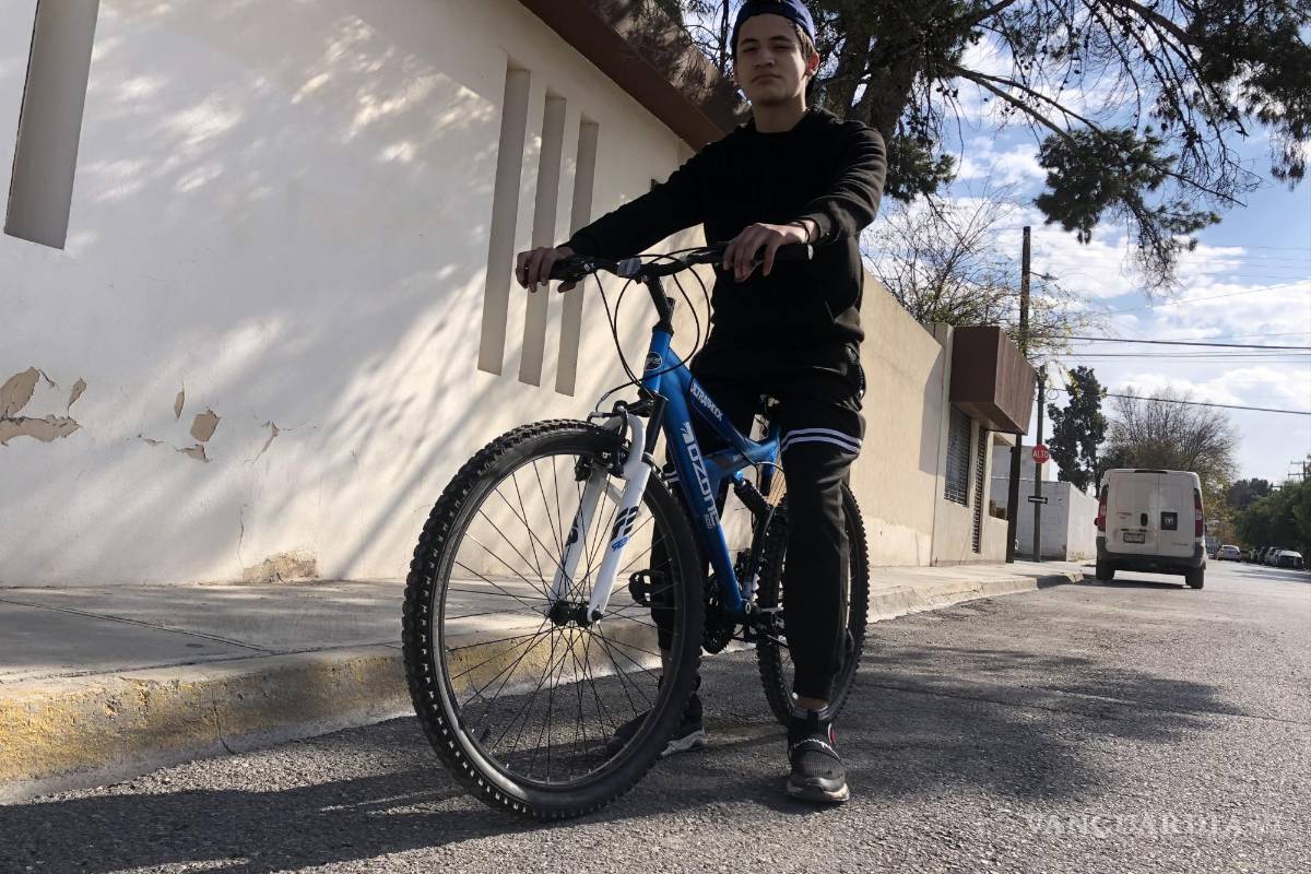 El joven inquieto que aprende responsabilidad, amistad y autonomía en bicicleta