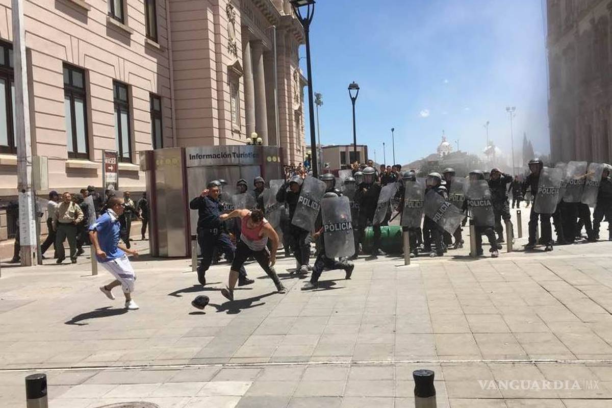 Protesta contra César Duarte en Chihuahua deja 25 heridos y 100 detenidos