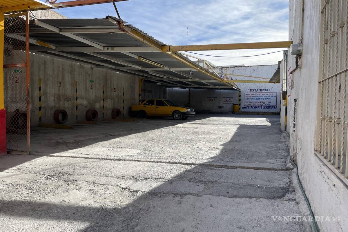 Ofrecen en mil pesos pensión para autos, sin seguro por daños en Centro Histórico de Saltillo