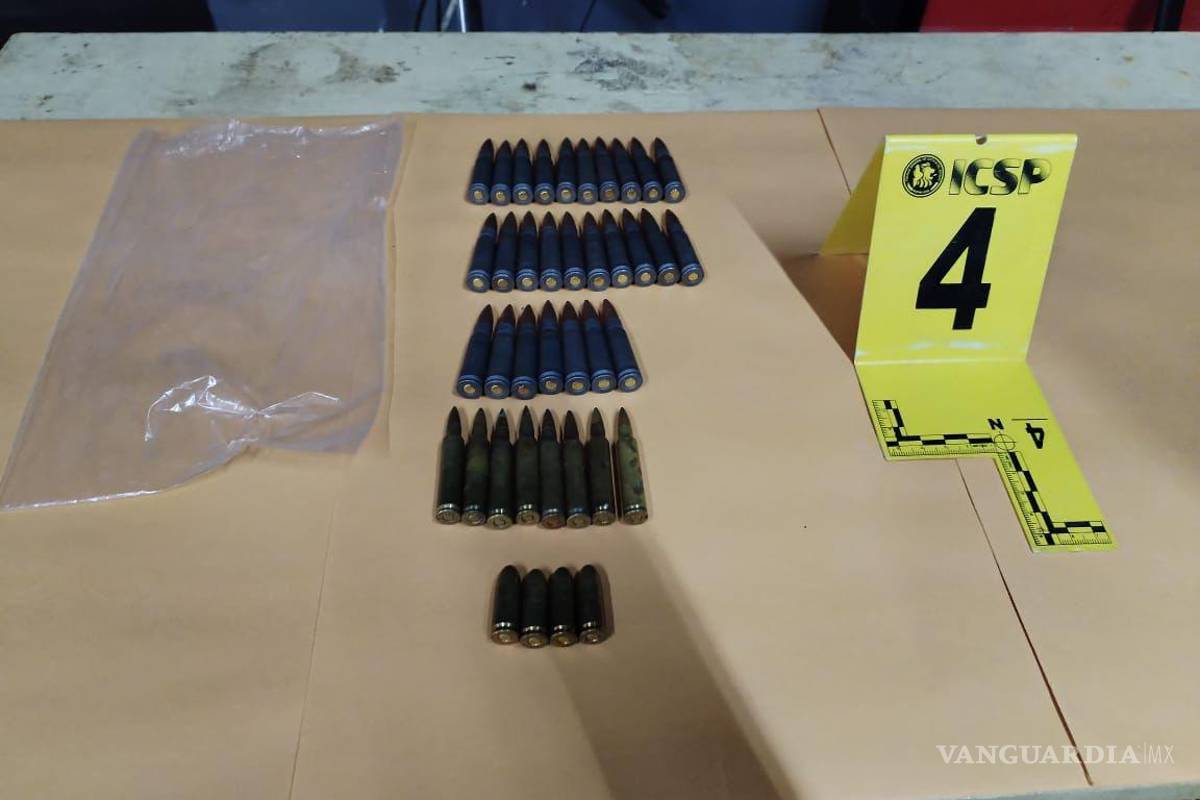 Agentes catean dos viviendas en Monterrey por narcomenudeo