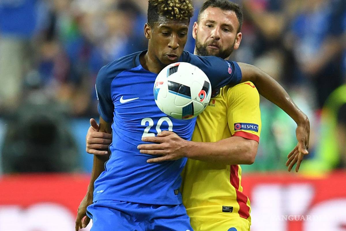 Francia supera a Rumanía 2-1 en el partido inaugural