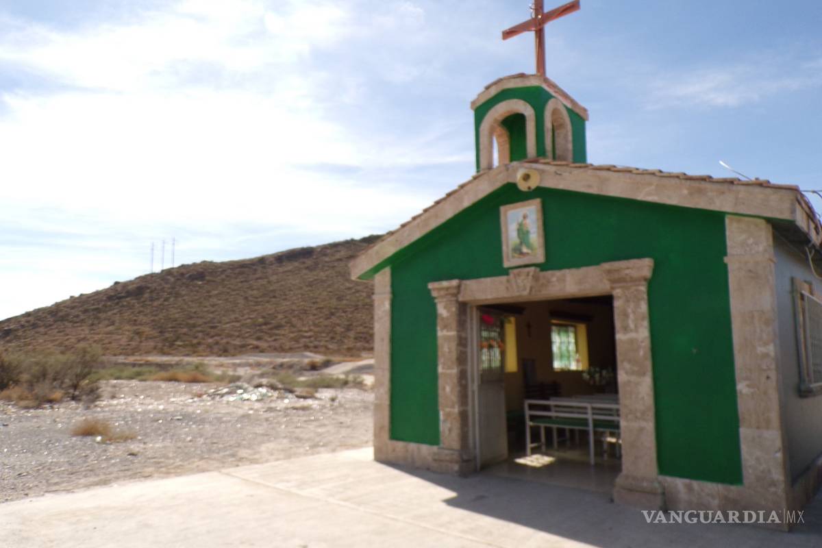 Templo de San Juditas, a donde ningún sacerdote acude en la carretera Parras-Paila