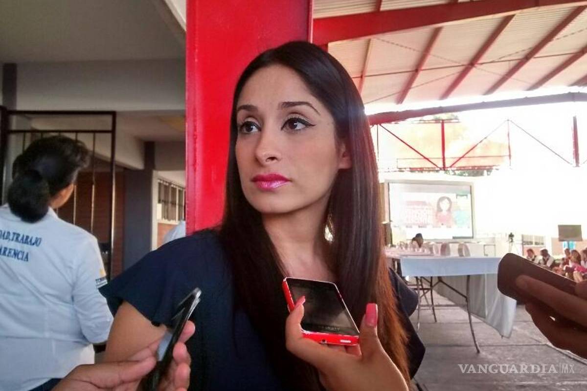 Yezka aprobó exámenes… cuando aún no era procuradora