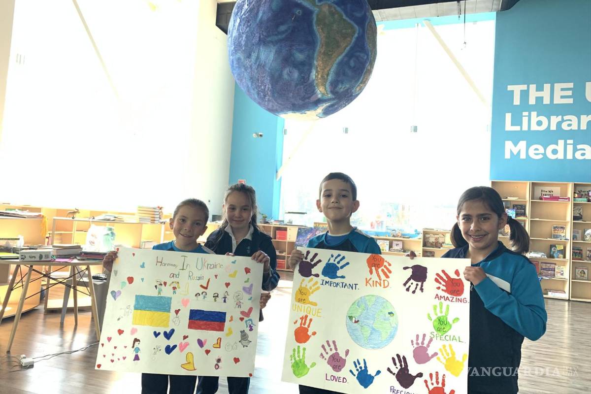 Estudiantes del Harmony School envían aliento a alumnos de Ucrania