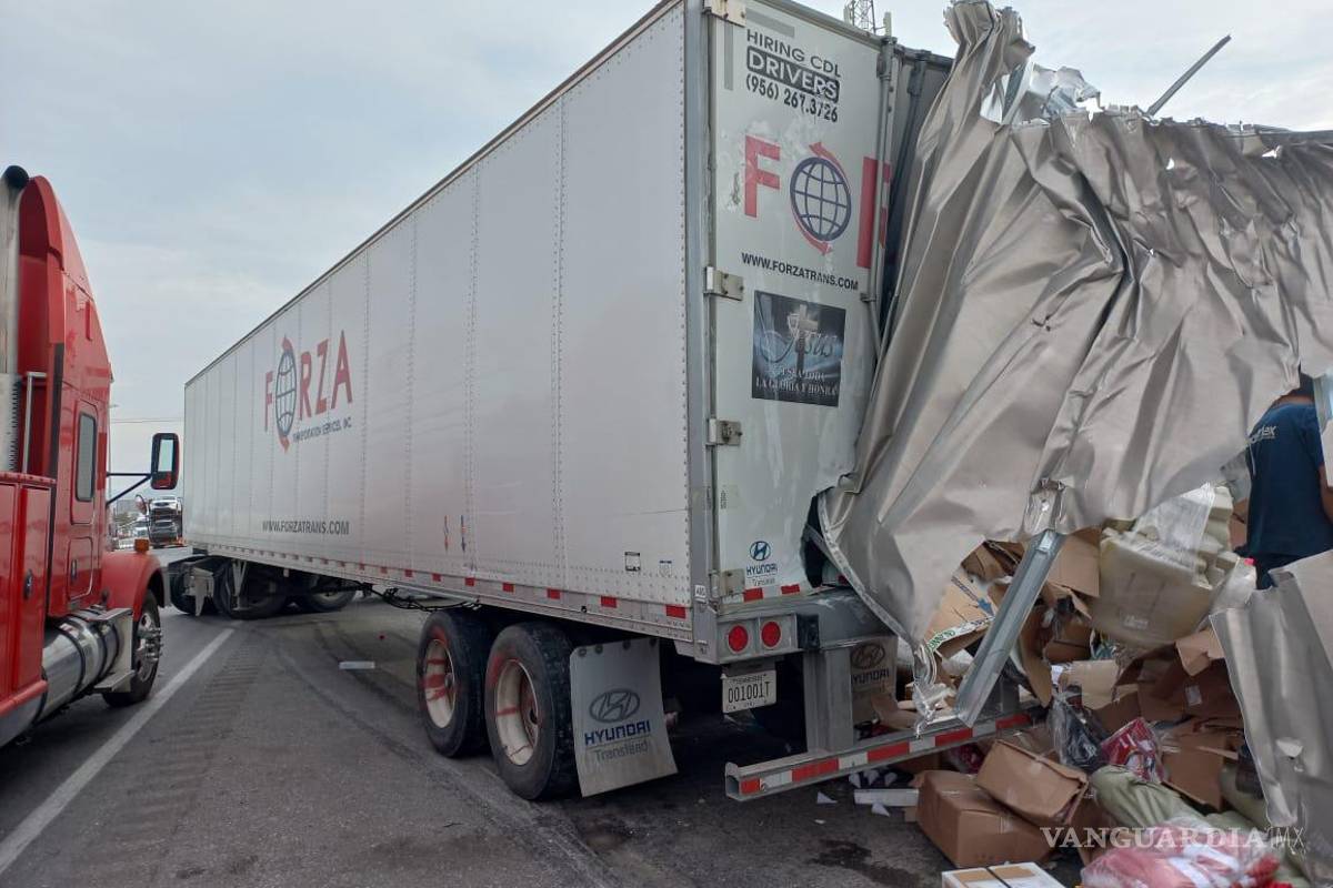 Doble accidente en la Carretera Saltillo-Matehuala bloquea la circulación