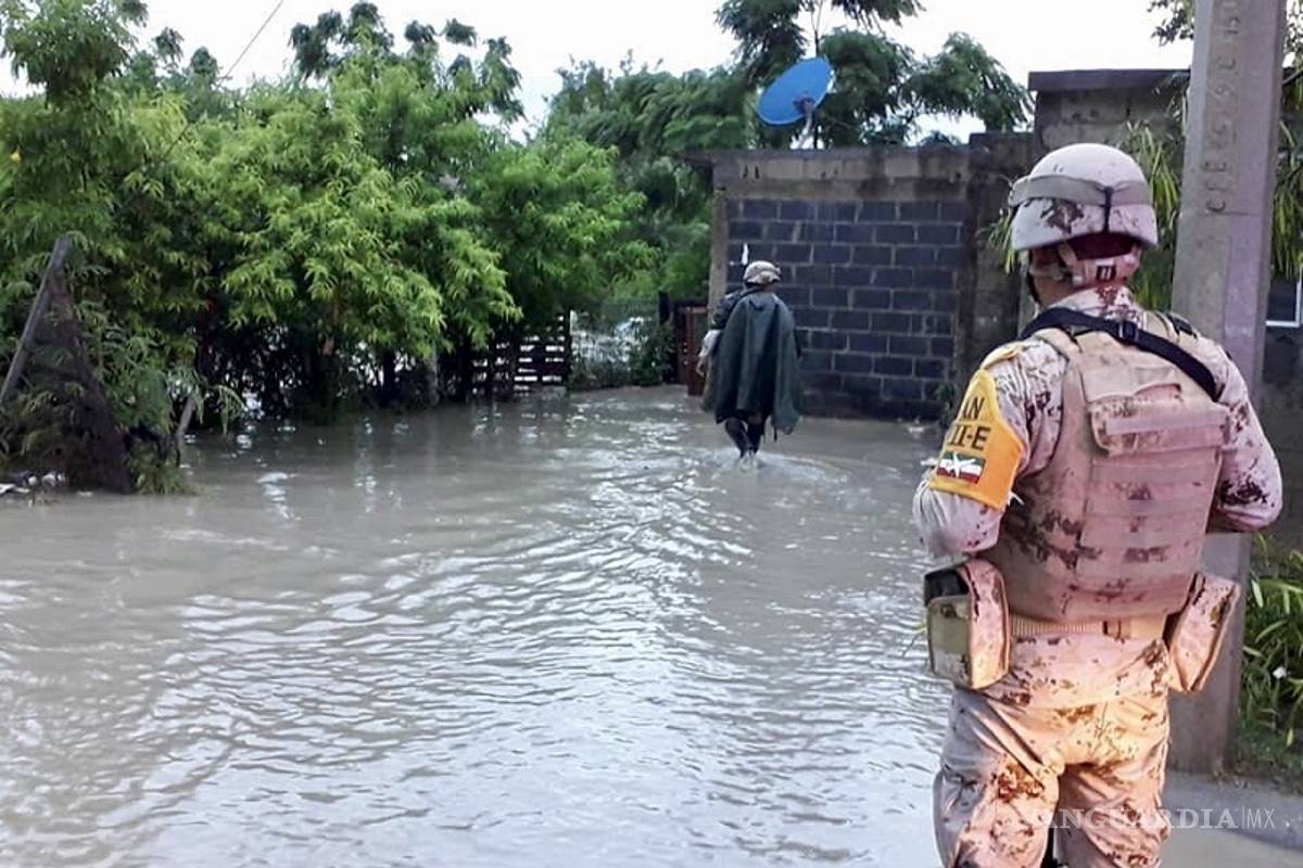 $!Caos vial en Acuña por tormenta; reportan acumulamiento de agua en varios sectores de la ciudad